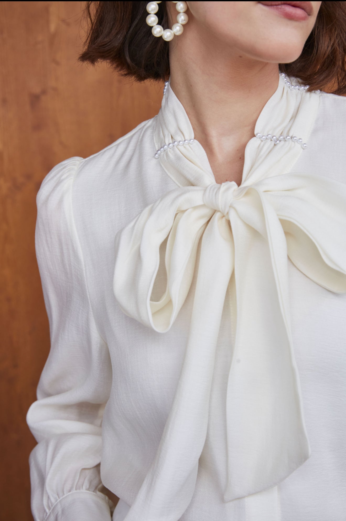 Chemise blanche avec noeud