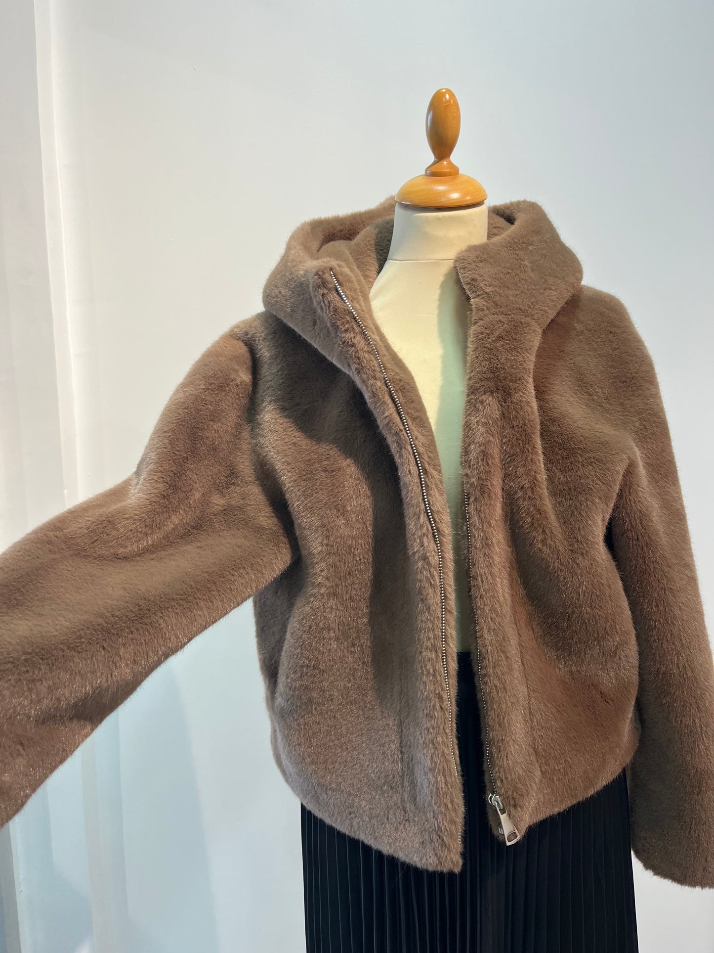 Manteau marron en fourrure