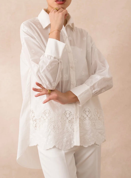 chemise blanche bordée