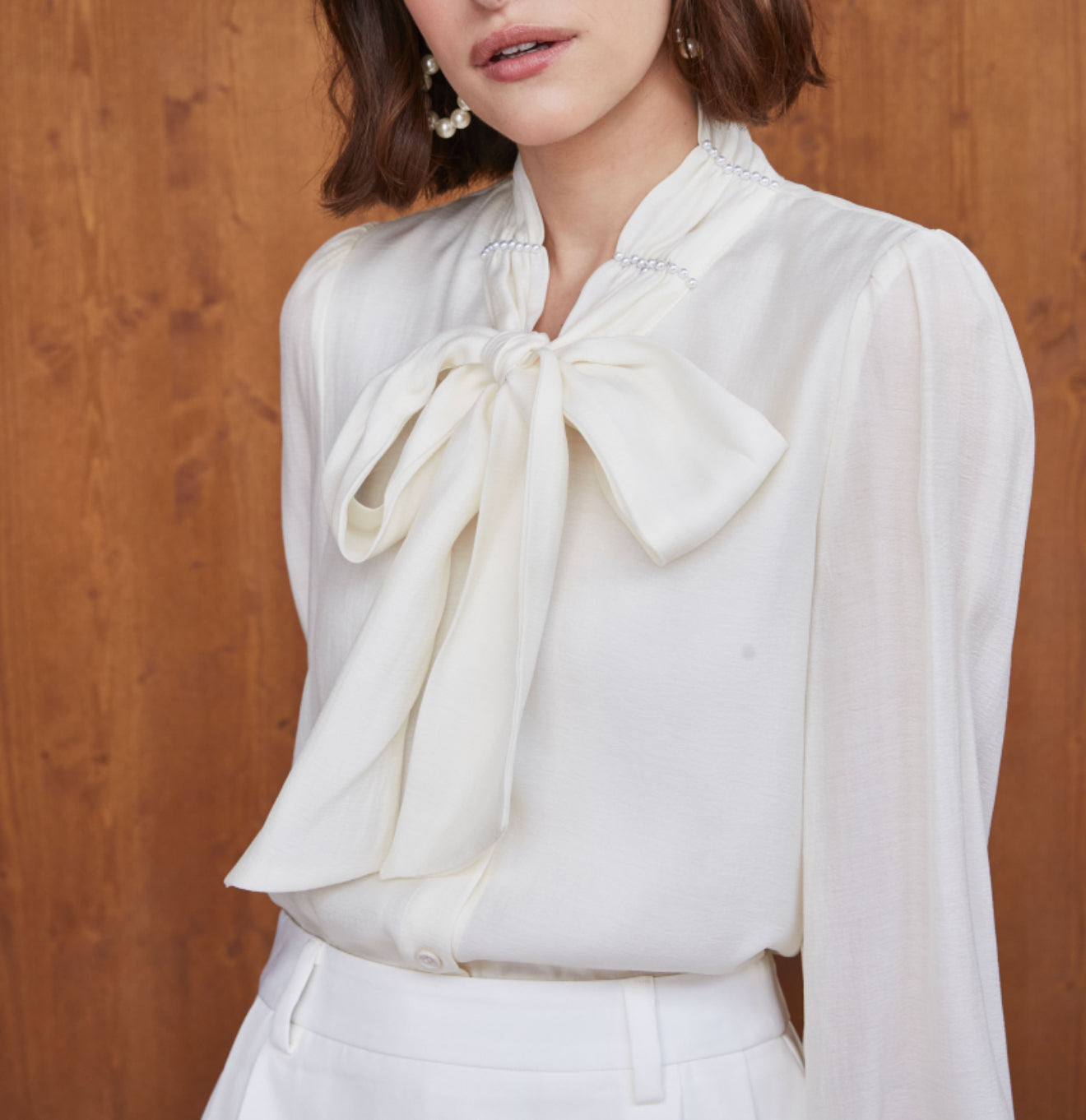 Chemise blanche avec noeud