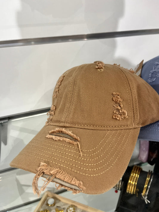 casquette déchiré