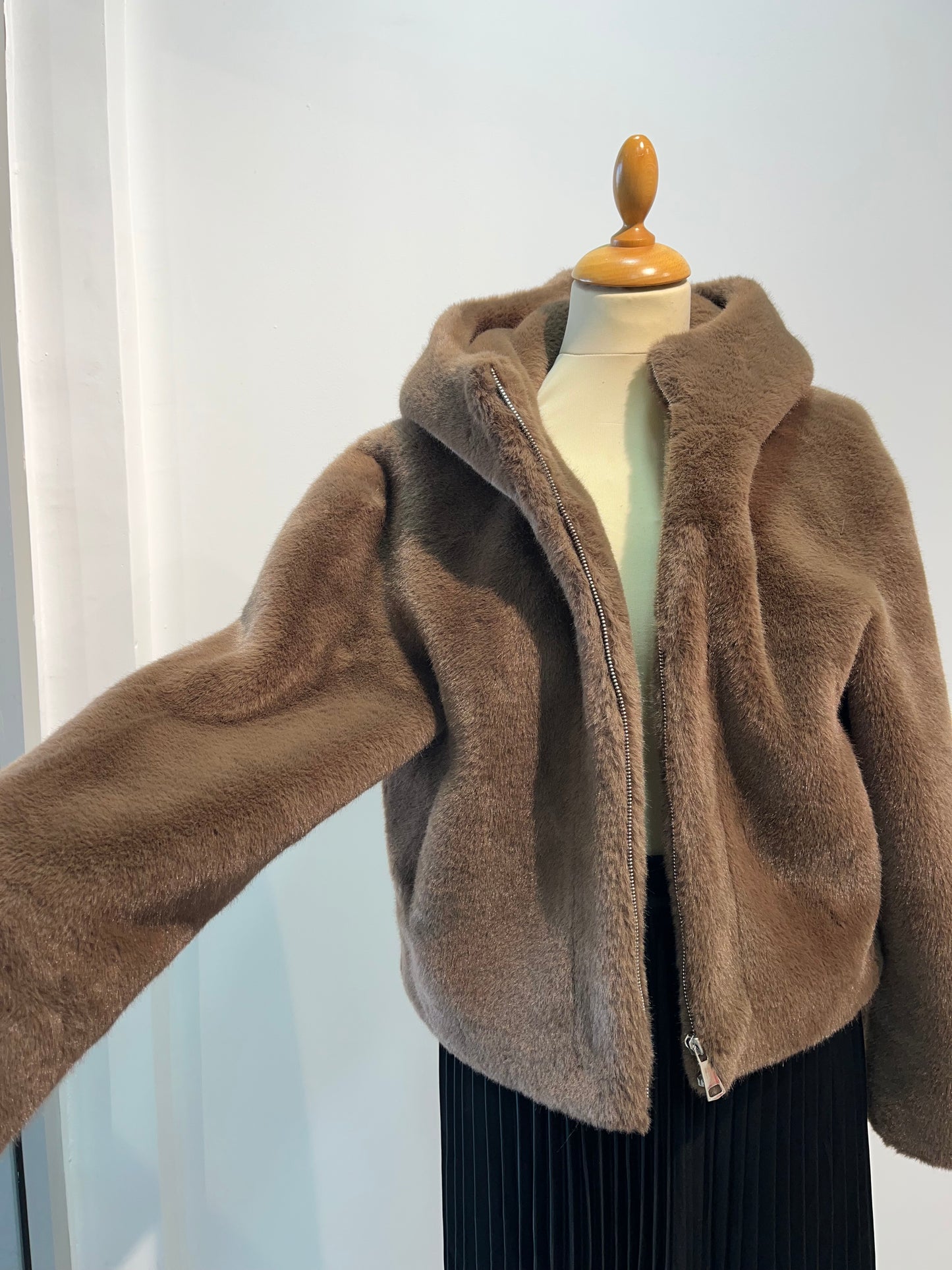 Manteau marron en fourrure
