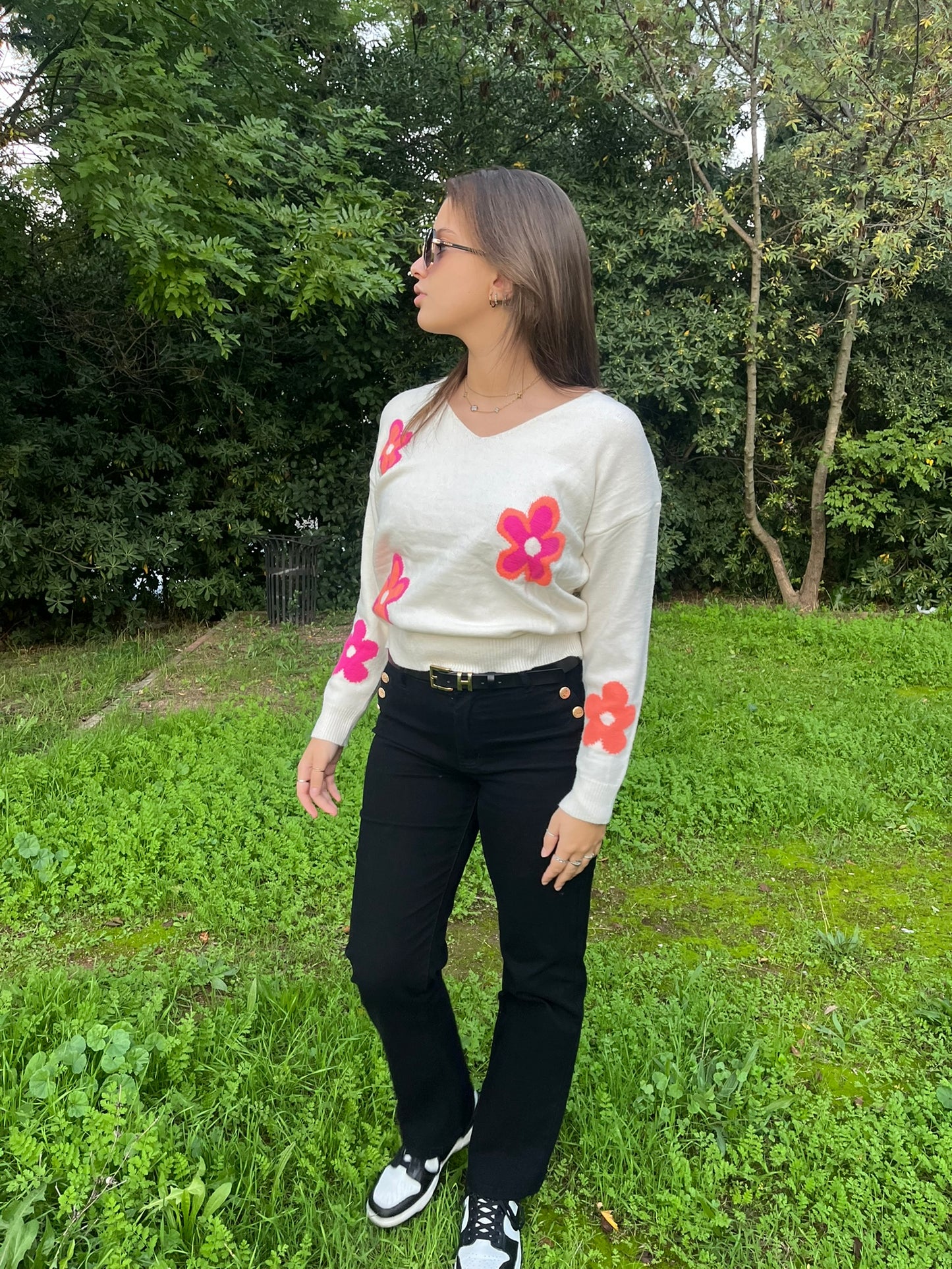 Pull avec motifs à fleurs