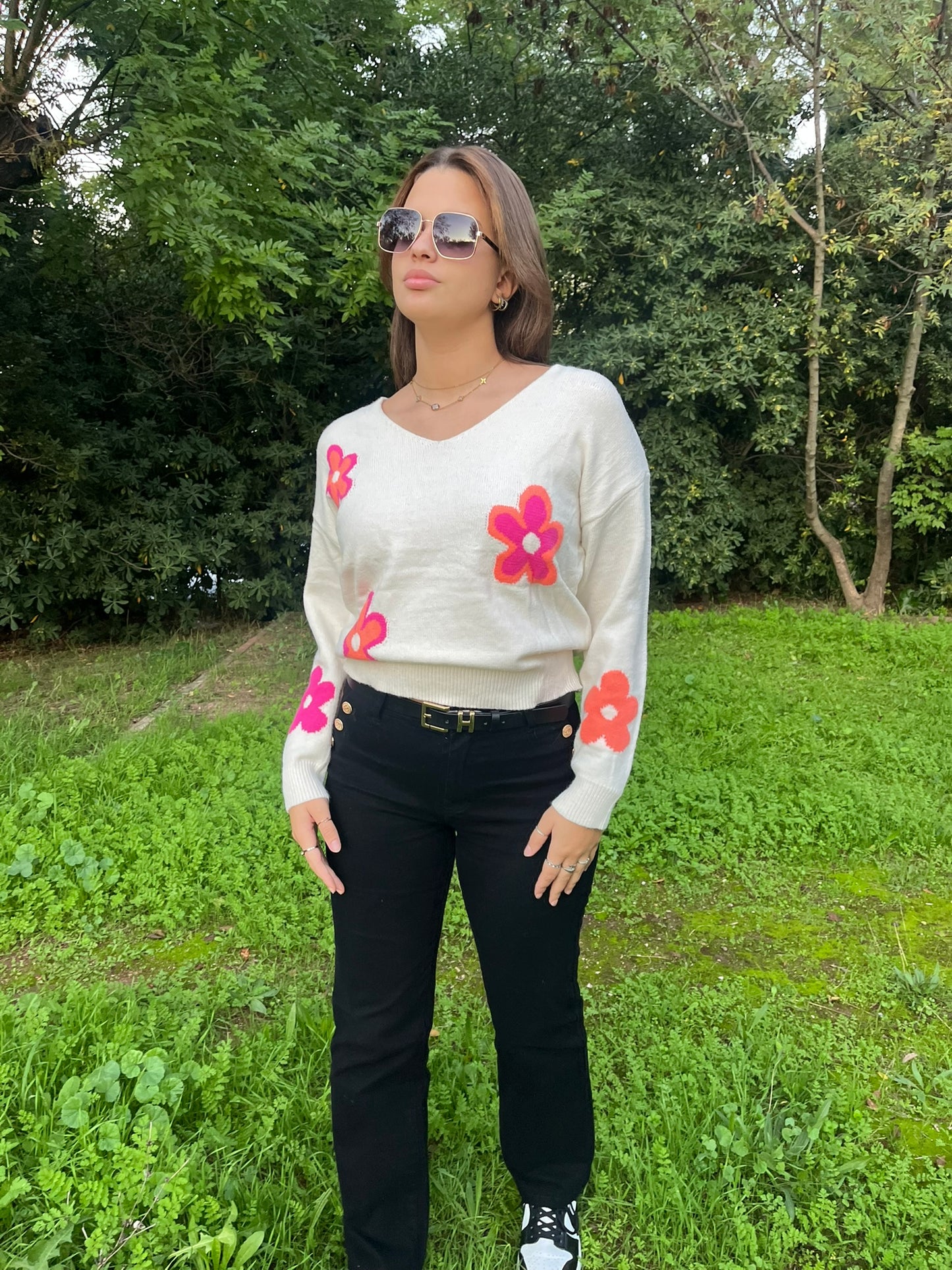 Pull avec motifs à fleurs