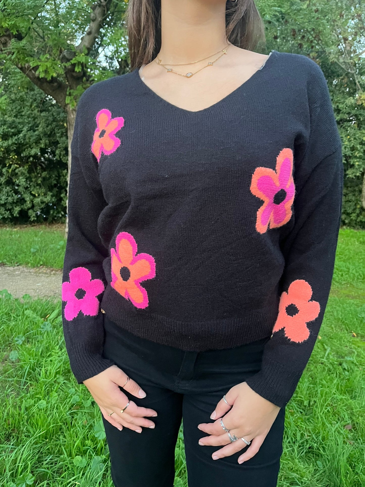 Pull avec motifs à fleurs